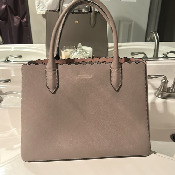 H & M Scalloped Handbag - Picture 2 of 3